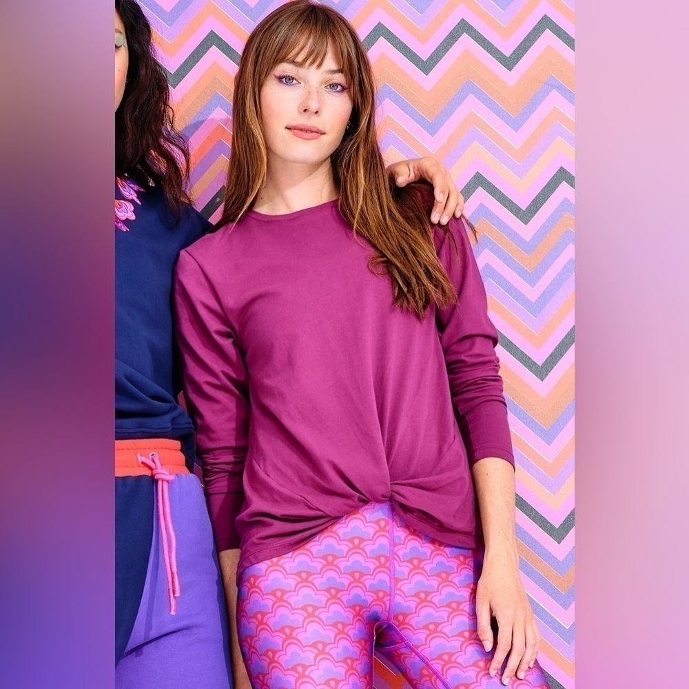 Terez Bliss Twist Front Long Sleeve Tee in Black Raspberry Medium NEW